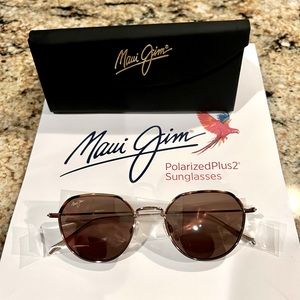 Maui Jim Island Eyes Sunglasses.  New. Gold Frame.  HCL Bronze lens. Polarized